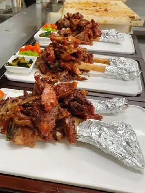 烤羊腿视频,美味诱人，制作步骤详解